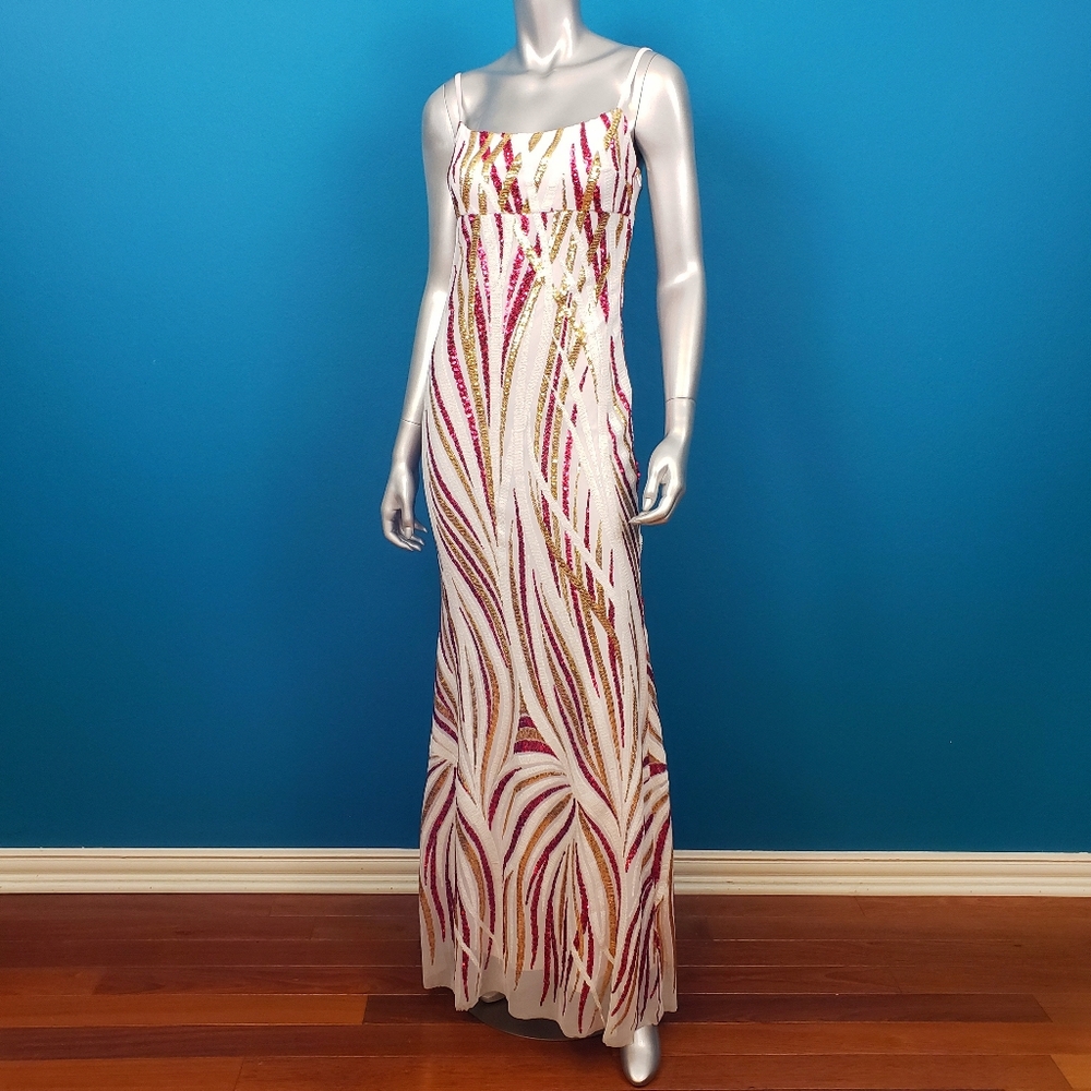 🆕️✨️🎬 GODDIVA Sequin Graphic Maxi Dress // (NWT)